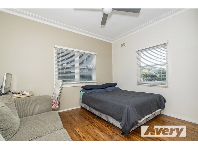 1 Bolton Point Road, Bolton Point NSW 2283