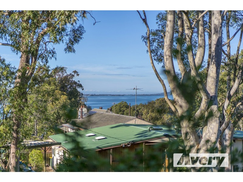 1 Bolton Point Road, Bolton Point NSW 2283