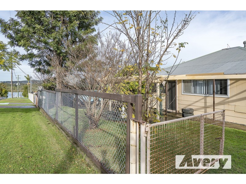 13 Elizabeth Street, Fennell Bay NSW 2283