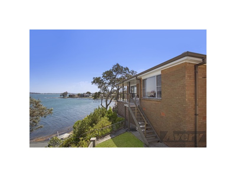 374 Skye Point Road, Coal Point NSW 2283