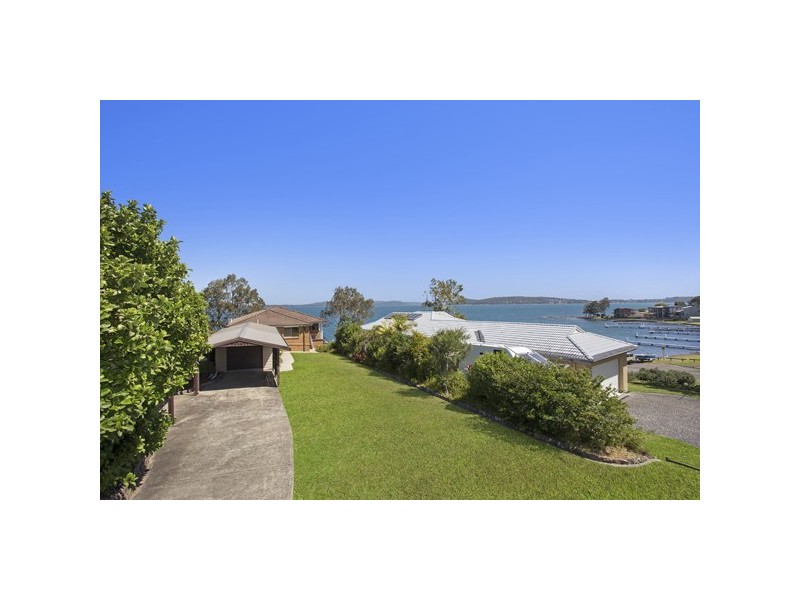 374 Skye Point Road, Coal Point NSW 2283