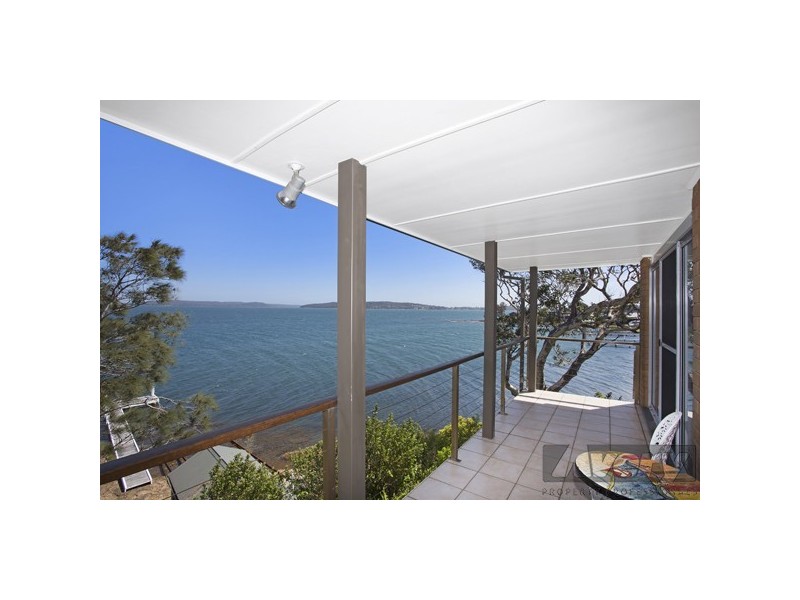 374 Skye Point Road, Coal Point NSW 2283