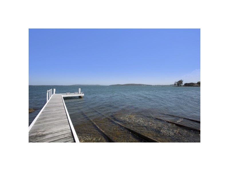 374 Skye Point Road, Coal Point NSW 2283