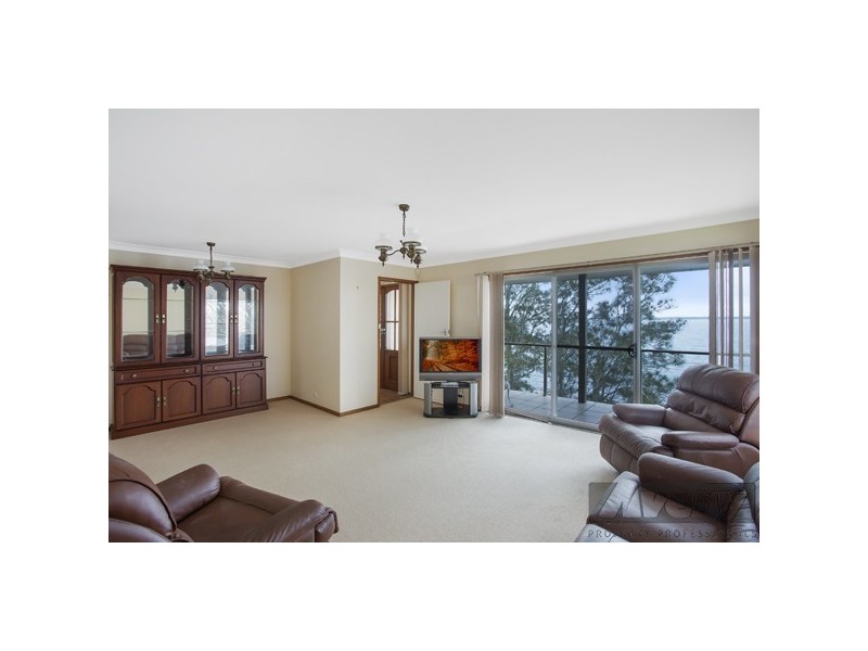 374 Skye Point Road, Coal Point NSW 2283