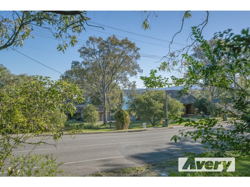 214 Coal Point Road, Coal Point NSW 2283