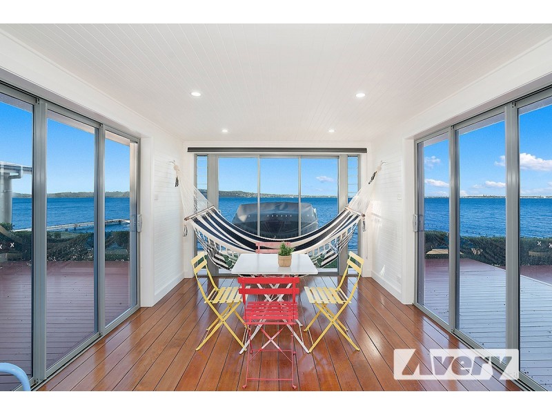 11 Robey Crescent, Coal Point NSW 2283