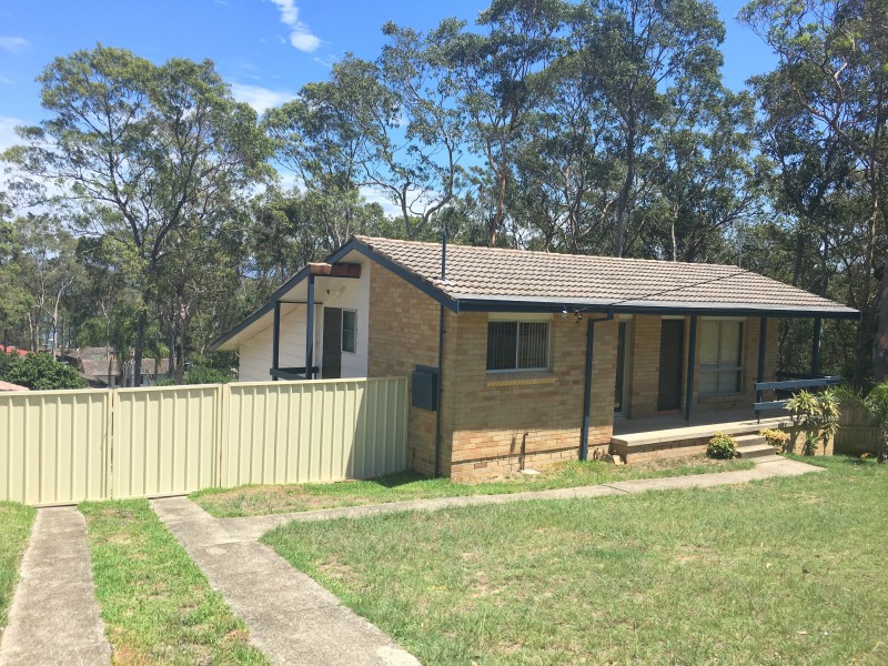 65 The Ridgeway, Bolton Point NSW 2283