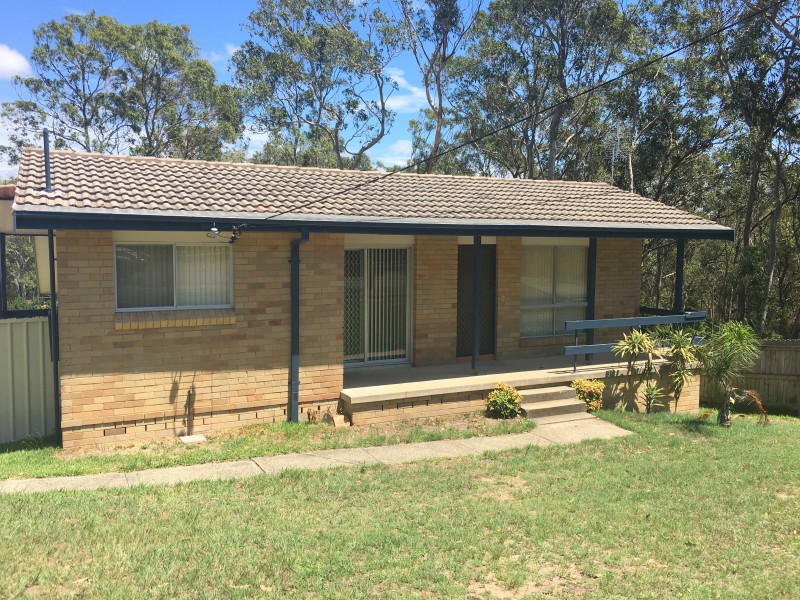 65 The Ridgeway, Bolton Point NSW 2283