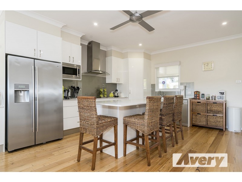 10 Bell Street, Booragul NSW 2284