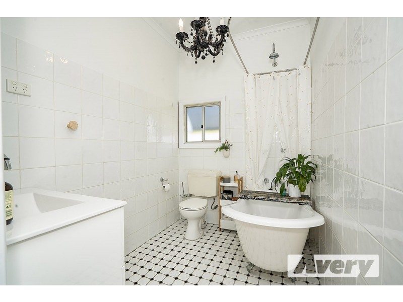 2 North Street, Teralba NSW 2284