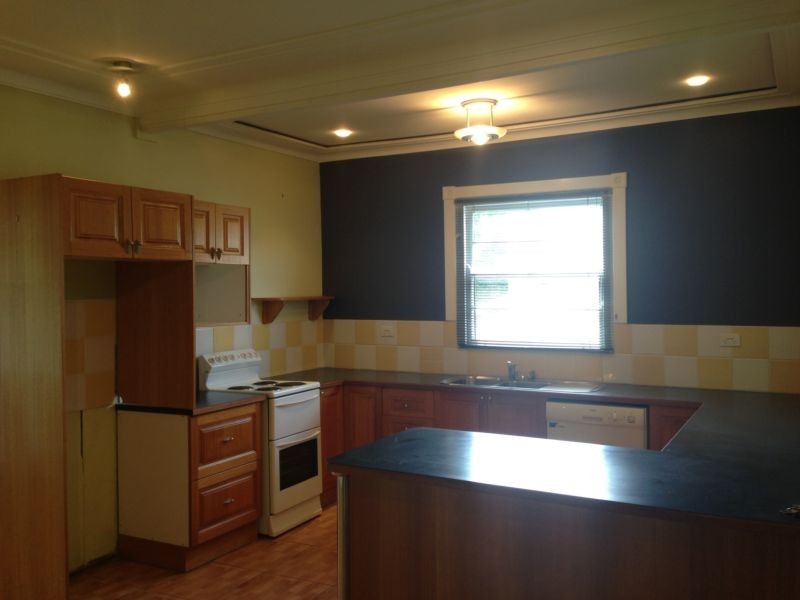 25 Fourth Street, Booragul NSW 2284