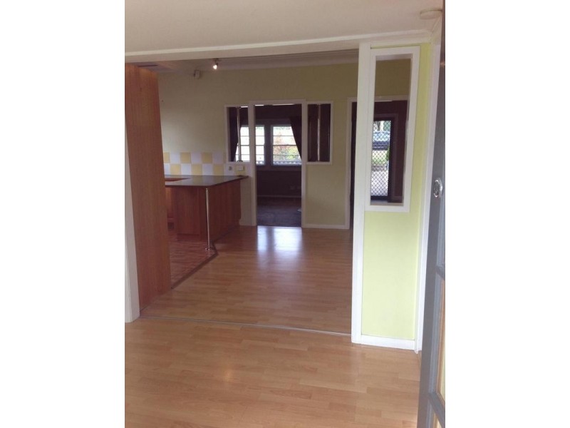 25 Fourth Street, Booragul NSW 2284