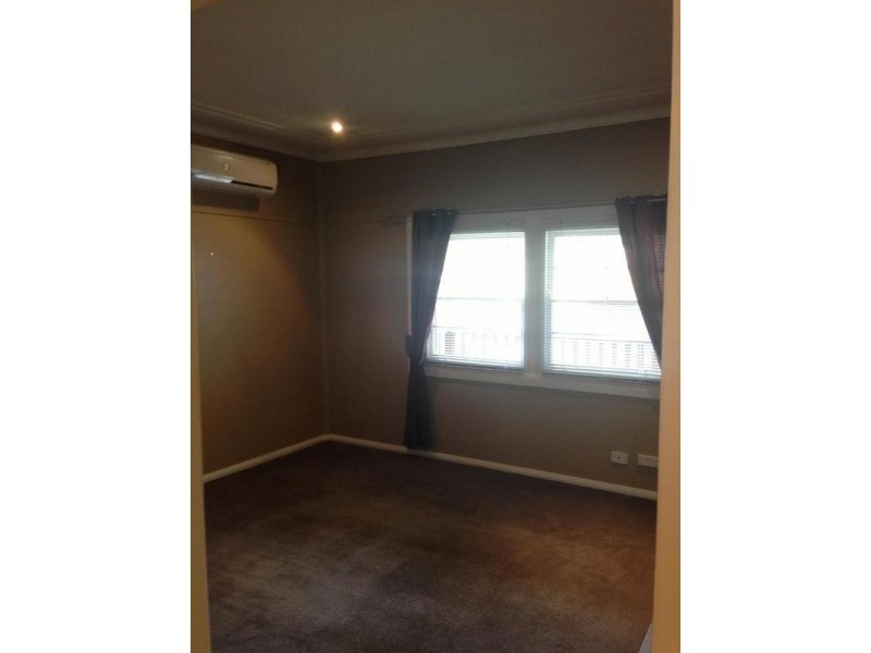 25 Fourth Street, Booragul NSW 2284