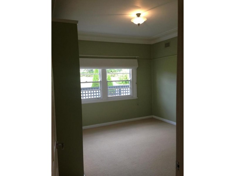 25 Fourth Street, Booragul NSW 2284