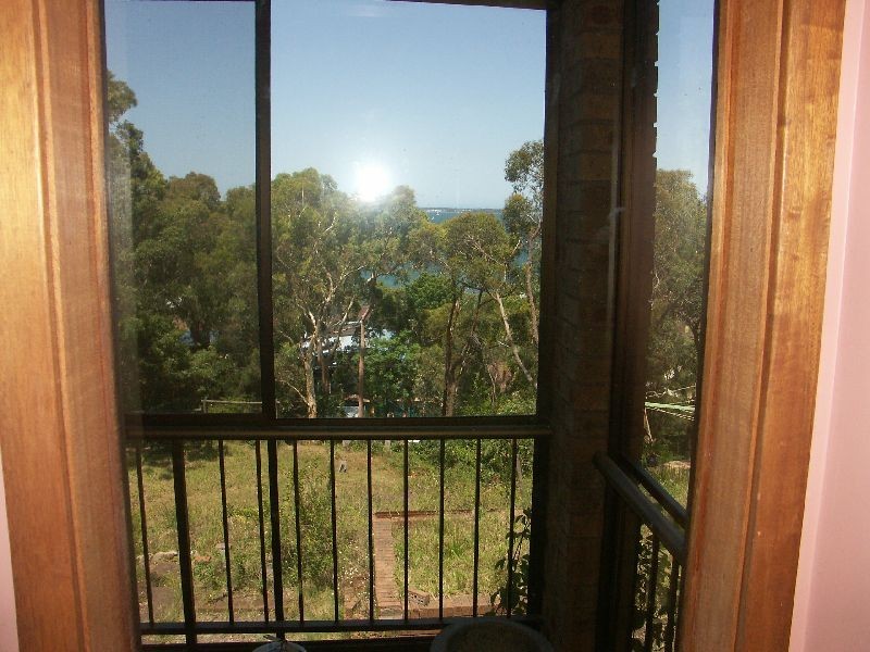 27 Sunlight Parade, Fishing Point NSW 2283