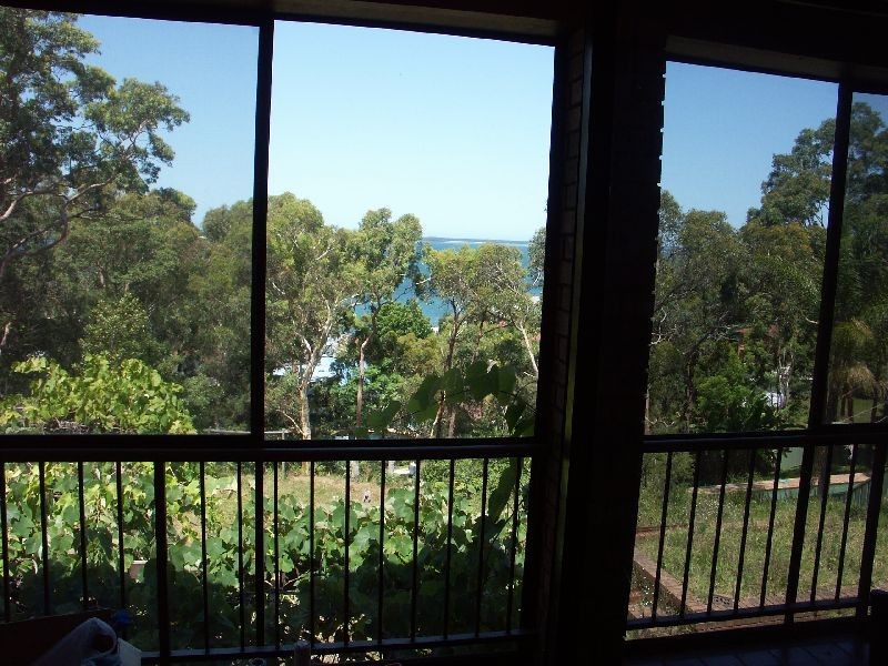 27 Sunlight Parade, Fishing Point NSW 2283