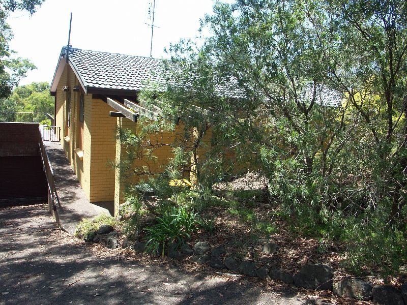 27 Sunlight Parade, Fishing Point NSW 2283