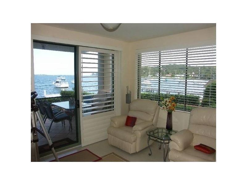 2/8 Ambrose Street, Carey Bay NSW 2283