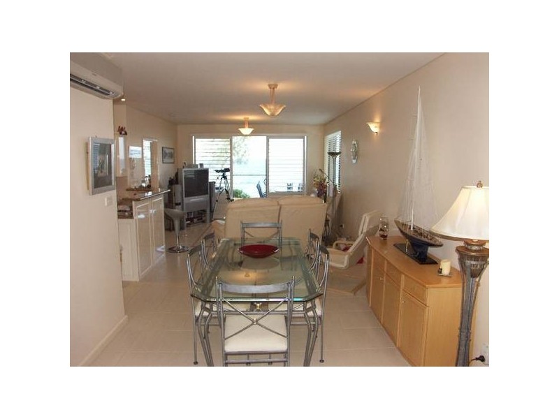 2/8 Ambrose Street, Carey Bay NSW 2283