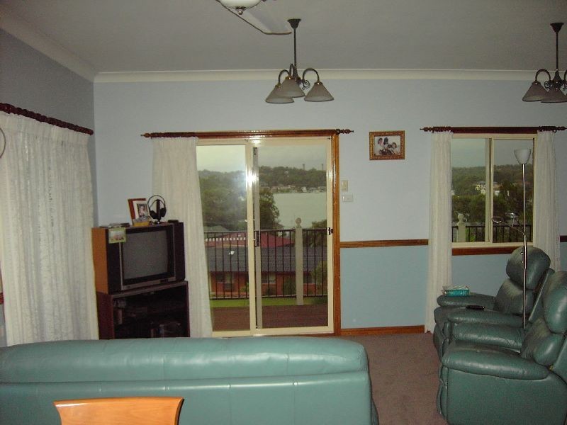 45 Alkrington Avenue, Fishing Point NSW 2283