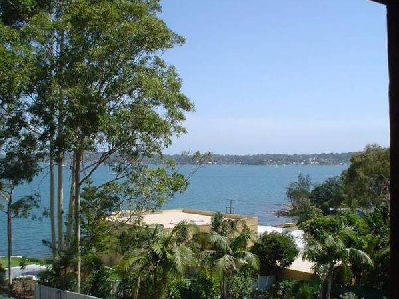 2 Wattle Street, Bolton Point NSW 2283