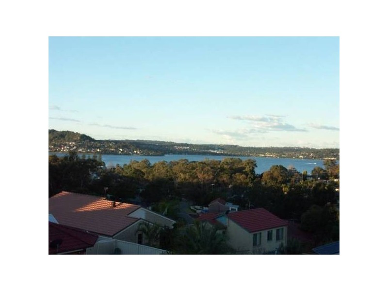 26 Courageous Close, Marmong Point NSW 2284