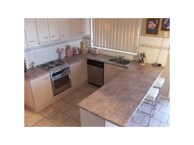 26 Courageous Close, Marmong Point NSW 2284