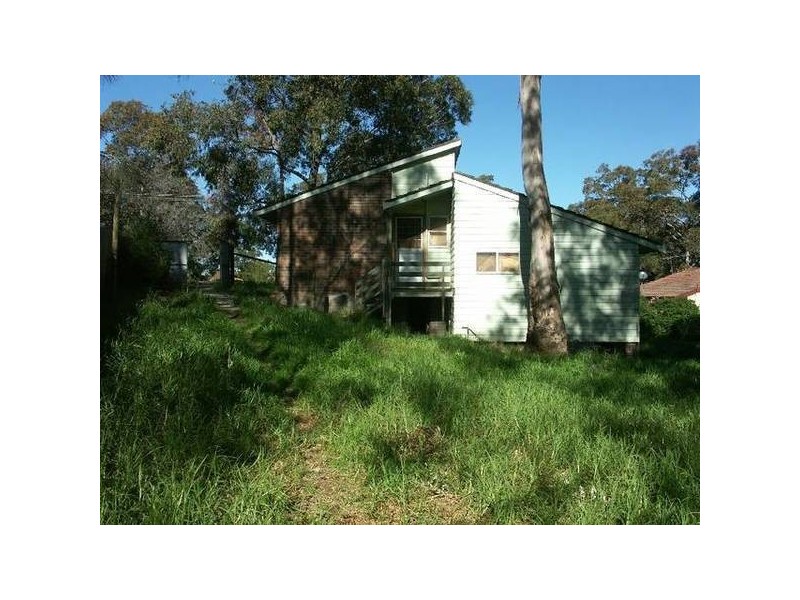 Leumeah Place, Bolton Point NSW 2283