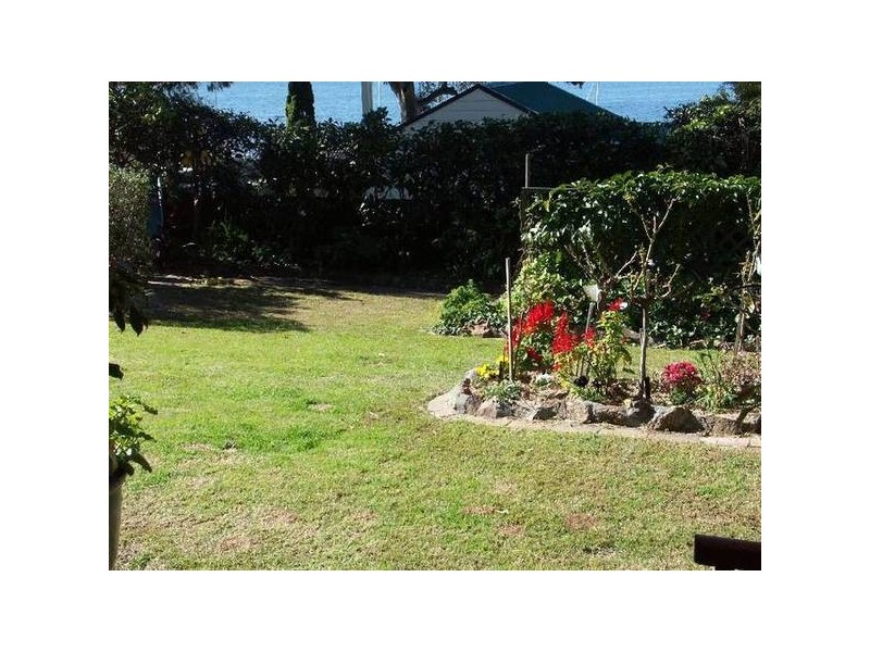 Skye Point Rd, Coal Point NSW 2283