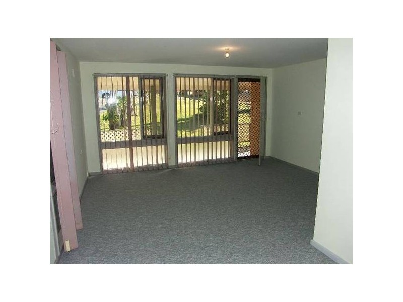 Aldinga Close, Toronto NSW 2283