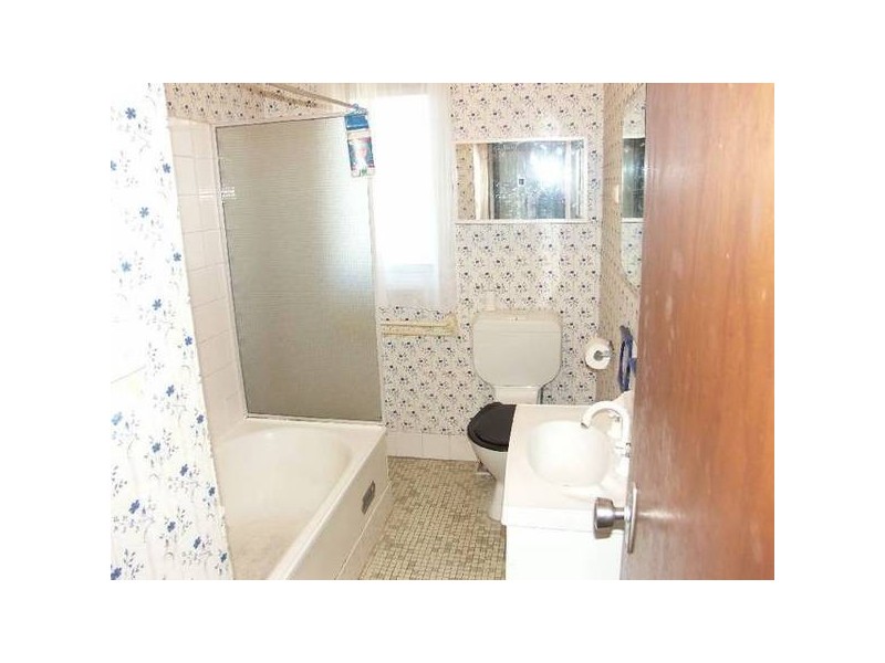 Aldinga Close, Toronto NSW 2283