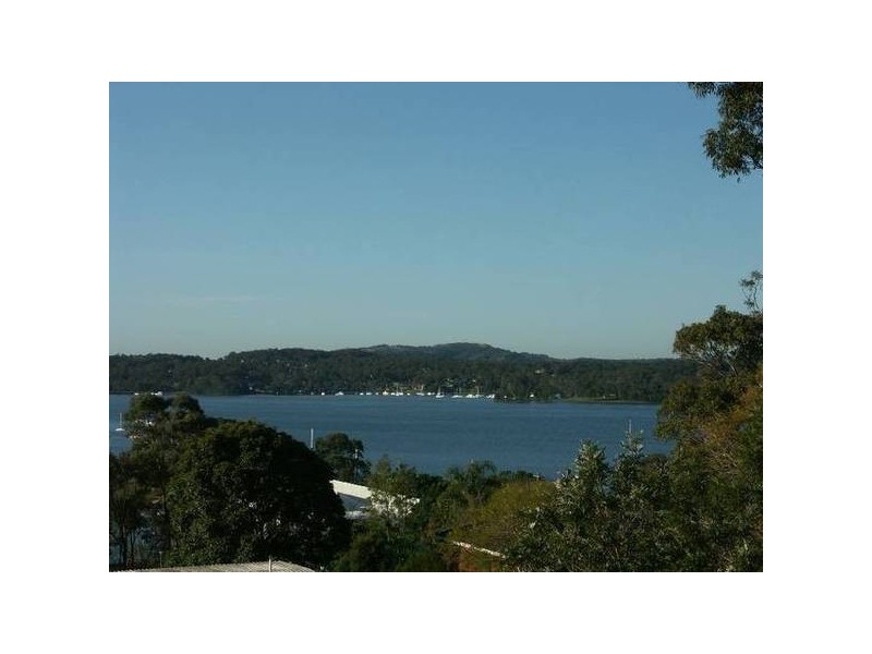 225 Excelsior Parade, Toronto NSW 2283