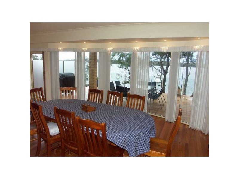 57 Coal Point Road, Coal Point NSW 2283