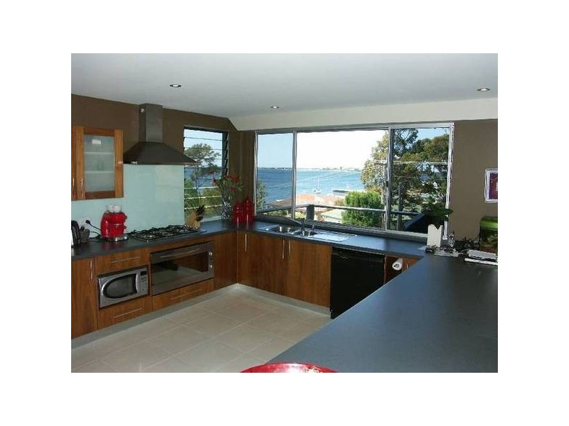 5 Rofe Street, Coal Point NSW 2283