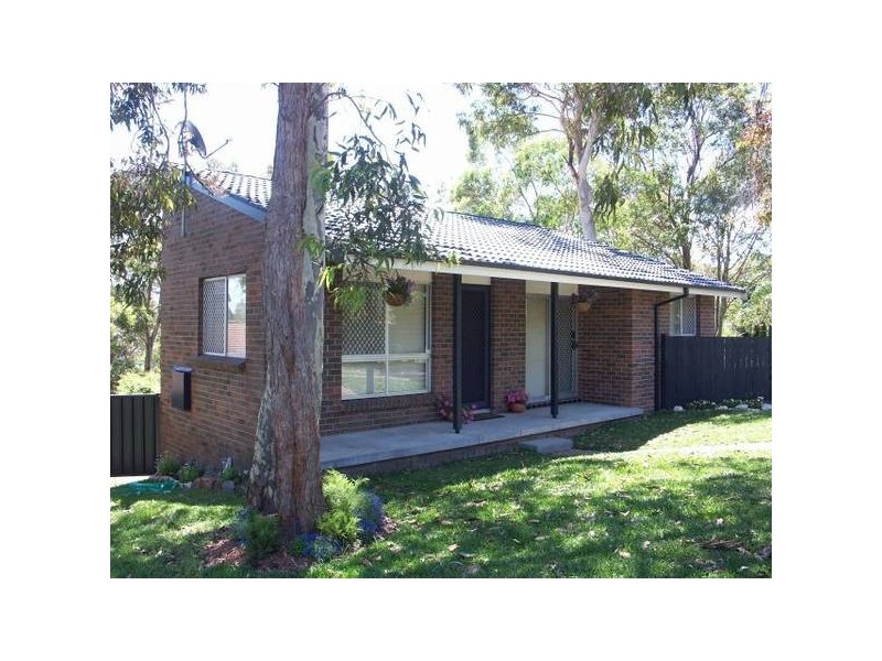 10 Leumeah Close, Bolton Point NSW 2283