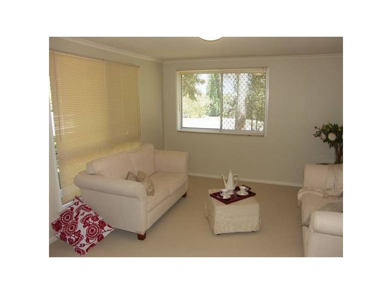 10 Leumeah Close, Bolton Point NSW 2283