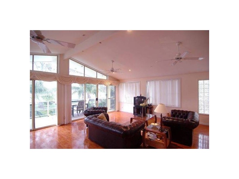 165 Bay Road, Bolton Point NSW 2283