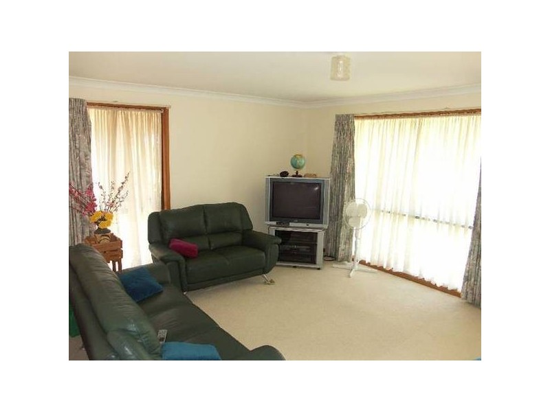 16 Advance Drive, Woodrising NSW 2284