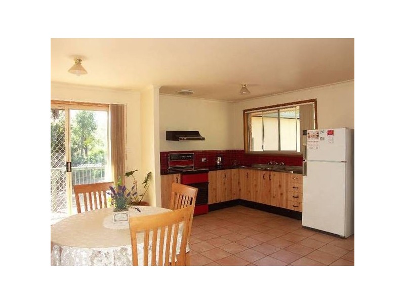 2 Hampton Street, Carey Bay NSW 2283