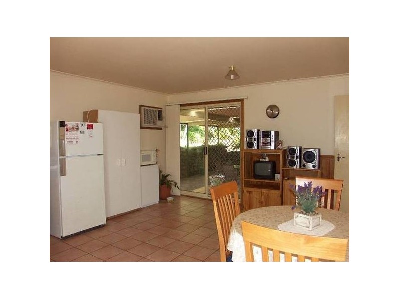 2 Hampton Street, Carey Bay NSW 2283