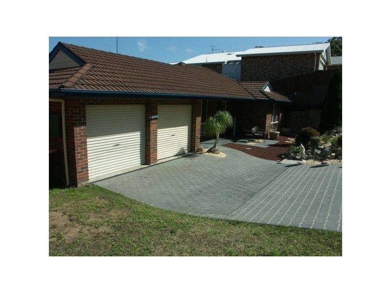 12 Bellvue Lane, Fennell Bay NSW 2283