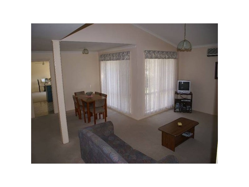 19 Bolton Close, Bolton Point NSW 2283