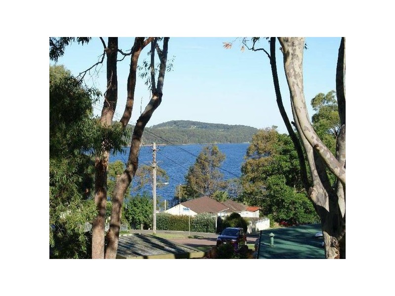 1 Bolton Point Road, Bolton Point NSW 2283