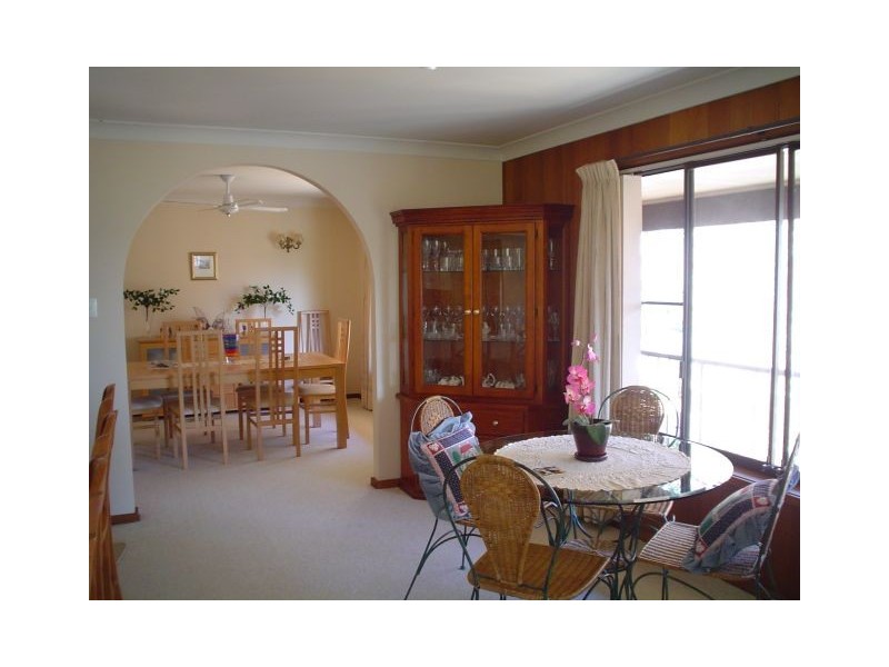 2 Wattle Street, Bolton Point NSW 2283