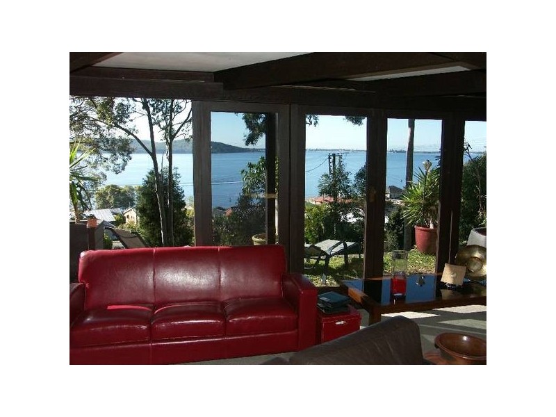 14 Whitelocke Street, Coal Point NSW 2283