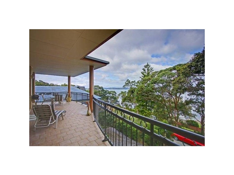 61 Beach Road, Wangi Wangi NSW 2267