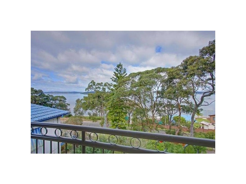 61 Beach Road, Wangi Wangi NSW 2267