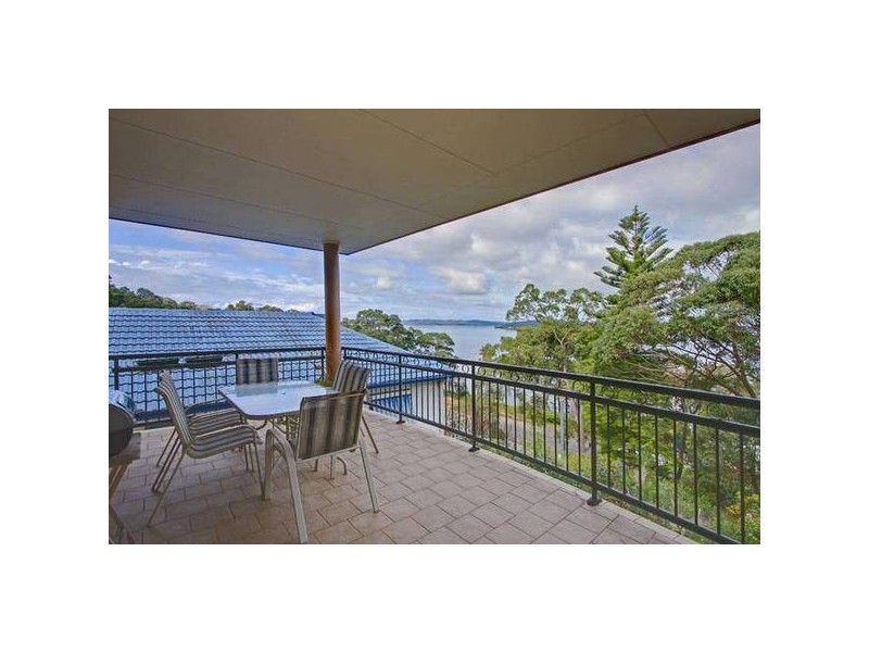 61 Beach Road, Wangi Wangi NSW 2267