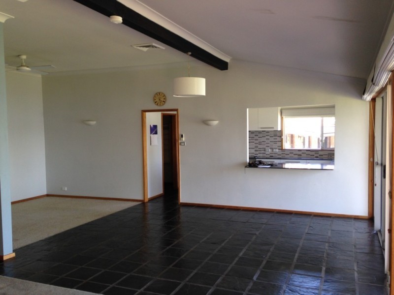 63 BAY ROAD, Bolton Point NSW 2283