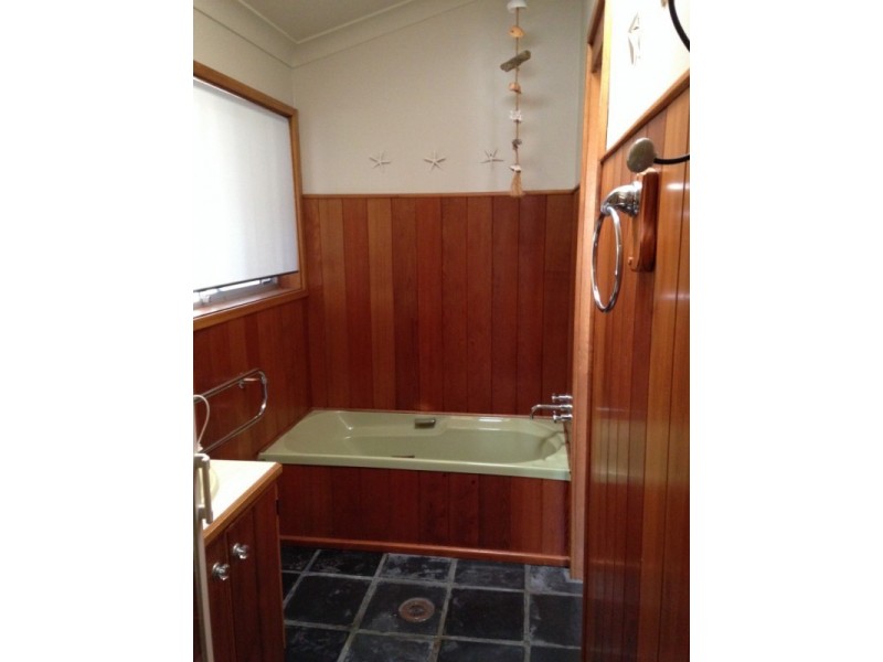 63 BAY ROAD, Bolton Point NSW 2283